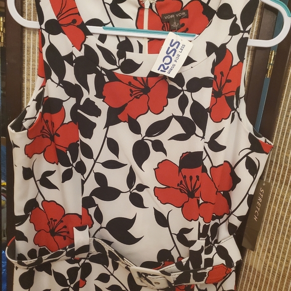 Women Red Floral Dress - Picture 12 of 15